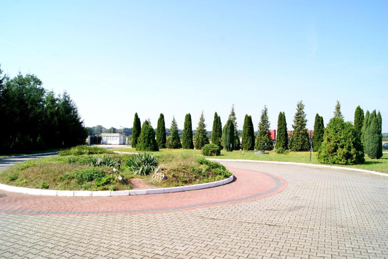 Hotel Holidays Słubice Buitenkant foto